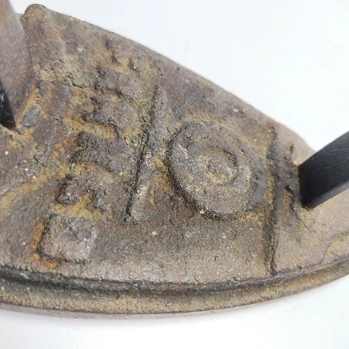 Plancha Maciza Antigua A Carbón, Marca En Alto Relieve, Original - foto 8
