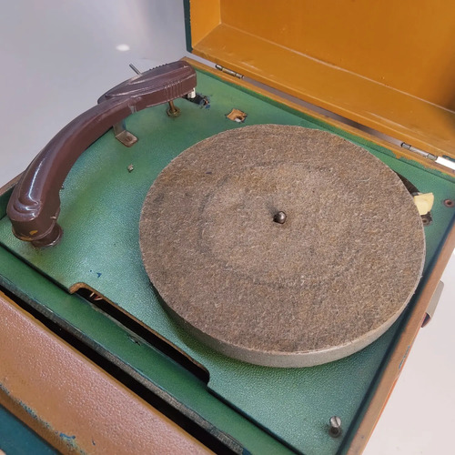 Vitrola Tocadiscos Antigua, Vintage, 110 V, No Funciona - foto 3