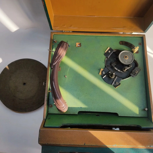 Vitrola Tocadiscos Antigua, Vintage, 110 V, No Funciona - foto 5