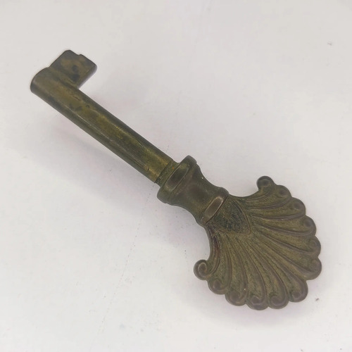 Llave Antigua En Bronce, Original, 7 cm - foto 2