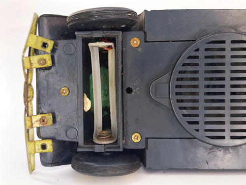Radio Transistor Antigua, Años 70, Forma De Carro Clásico, No Funciona - foto 10