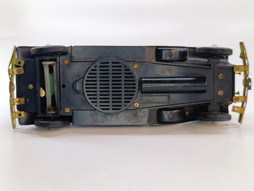 Radio Transistor Antigua, Años 70, Forma De Carro Clásico, No Funciona - foto 9