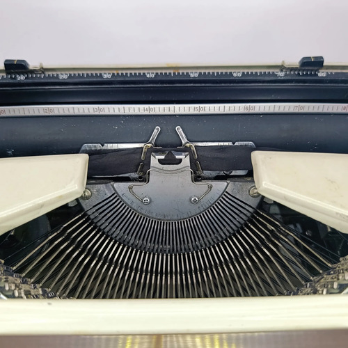 Máquina De Escribir Brother Deluxe 1350 Japonesa + Cinta - foto 5