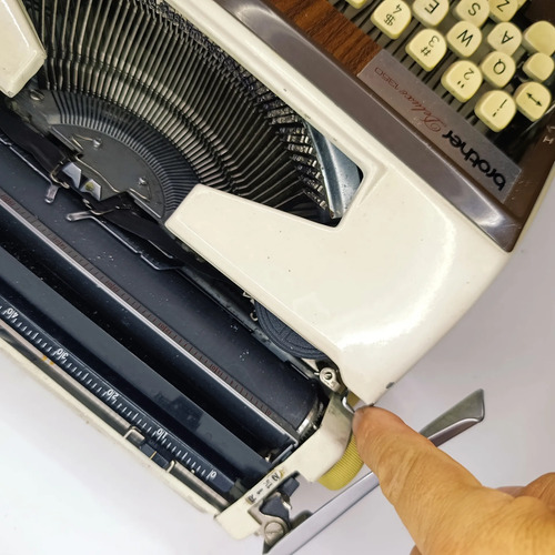 Máquina De Escribir Brother Deluxe 1350 Japonesa + Cinta - foto 6