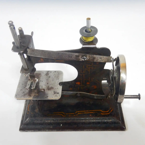 Máquina De Coser De Juguete, Elaborada En Metal, Hecha En Alemania - foto 6