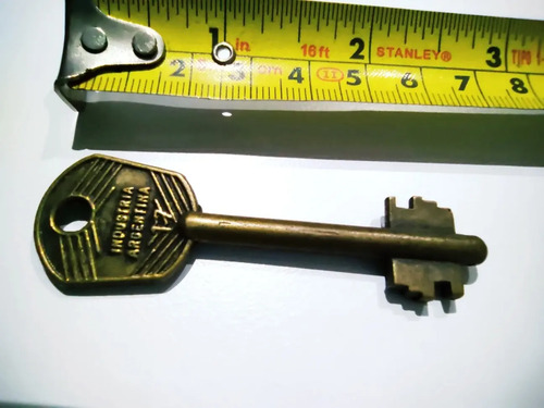 Llave Antigua En Bronce Macizo, Original, Doble Pestaña - foto 5