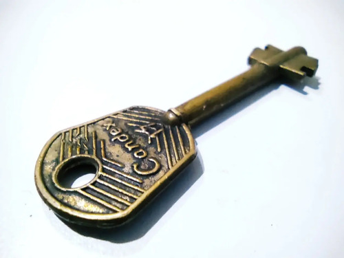 Llave Antigua En Bronce Macizo, Original, Doble Pestaña - foto 7