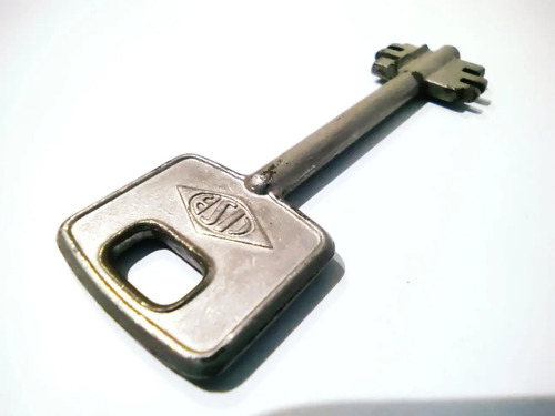 Llave Antigua En Metal, Original, 7 cm - foto 3