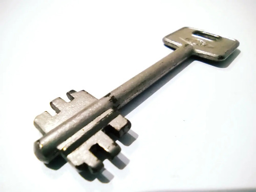 Llave Antigua En Metal, Original, 7 cm - foto 4