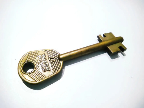 Llave Antigua En Bronce Macizo, Original