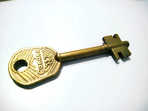 Llave Antigua En Bronce Macizo, Original - foto 5