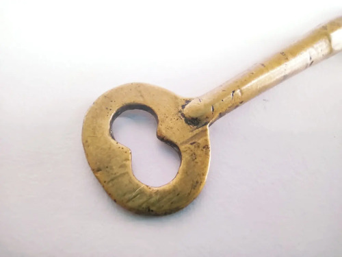 Llave Antigua En Bronce Macizo, Original - foto 5