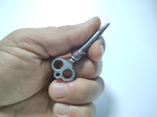 Llave Antigua Original, 6 cm, Punta Triangular - foto 4