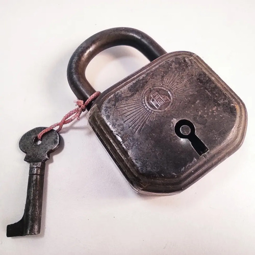 Candado Antiguo Original En Hierro, Con Llave