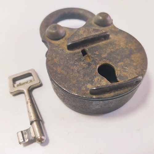 Candado Antiguo Original En Hierro, Con Llave Antigua, Funciona - foto 2