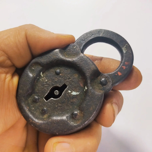 Candado Antiguo Original En Hierro, Redondo, 7,5 cm, Sin Llave - foto 7