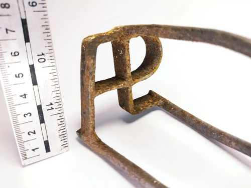 Marca De Ganado Antigua, En Hierro Forjado Y Madera, Figura A P - foto 2