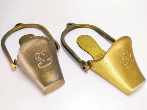 Estribos Antiguos Para Niña, En Bronce Macizo, Originales - foto 4