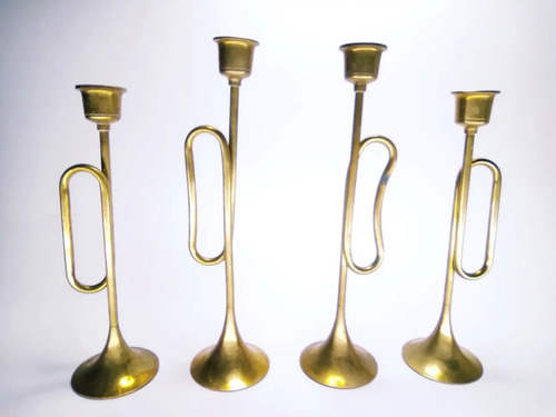 Candelabros En Bronce, Juego De Cornetas. Precio X Las 4un.