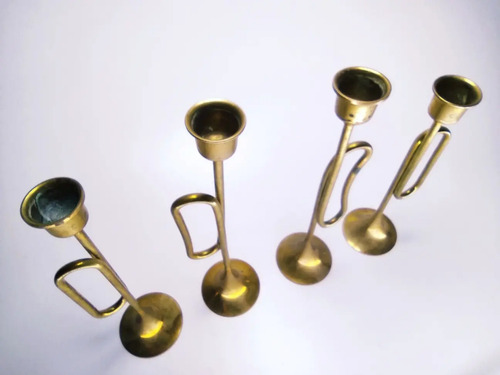 Candelabros En Bronce, Juego De Cornetas. Precio X Las 4un. - foto 3