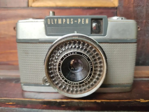 Cámara Fotográfica Antigua Olympus Pen 35 mm, Japonesa, Funciona - foto 2