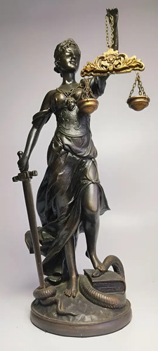 Escultura Dama De La Justicia, En Marfilina, 41 cm